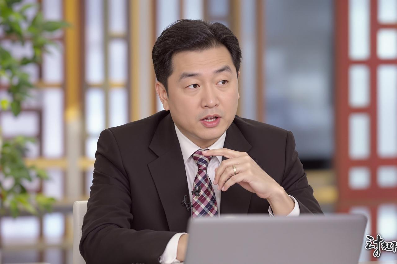 五一吃瓜网入口 - 某知名主持人被曝收受巨额礼品，内部人士提供详细账单